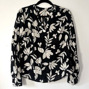 NWT A New Day Floral V-Neck Blouse - Women’s Small Black and White